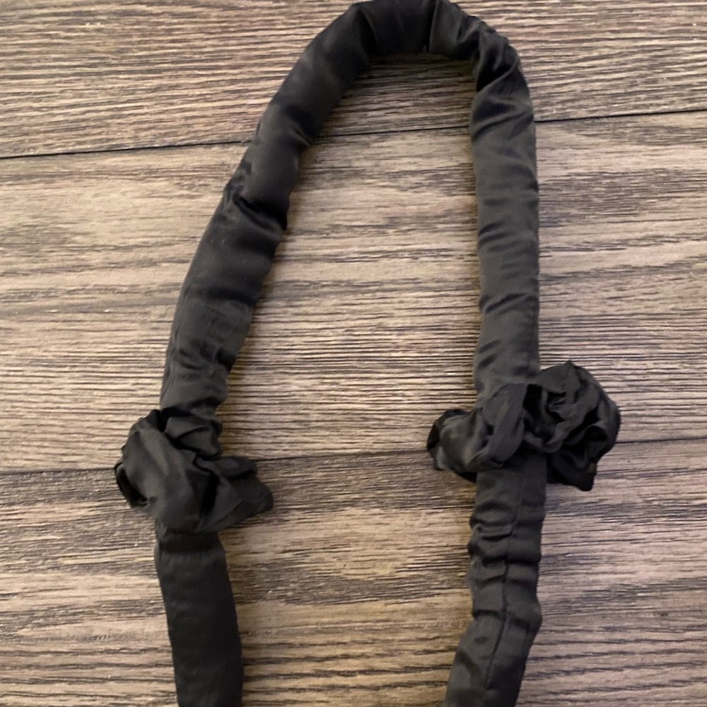 Silk hair curling ribbon. Heartless curls: